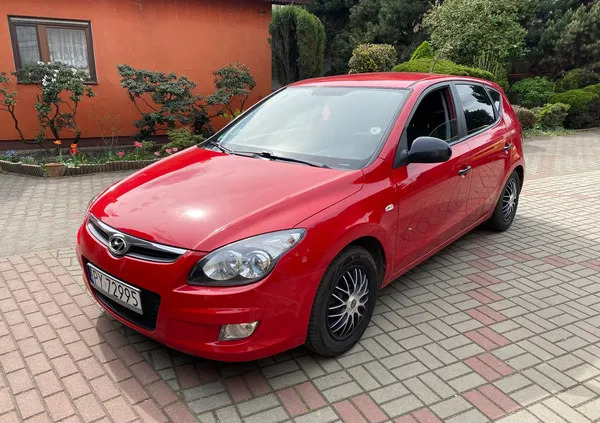 hyundai Hyundai I30 cena 11500 przebieg: 248000, rok produkcji 2010 z Poznań